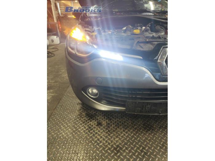 Swiatlo do jazdy dziennej prawe z Renault Clio IV (5R) 1.5 Energy dCi 90 FAP 2015
