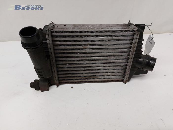 Usagé Intercooler Renault Clio IV (5R) 1.5 Energy dCi 90 FAP Prix € 25,00 Règlement à la marge proposé par Autobedrijf Brooks