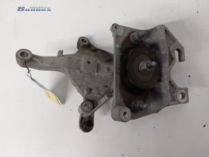 Used Gearbox mount Renault Clio IV (5R) 1.5 Energy dCi 90 FAP Price € 20,00 Margin scheme offered by Autobedrijf Brooks