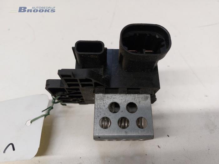 Cooling fan resistor from a Renault Clio IV (5R) 1.5 Energy dCi 90 FAP 2015