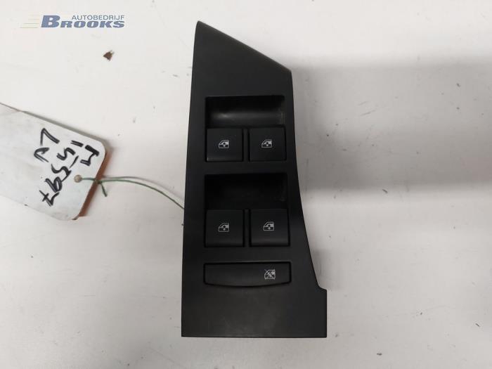 Usados Interruptor de ventanilla eléctrica Opel Astra J Sports Tourer (PD8/PE8/PF8) 1.6 CDTI 16V Precio € 15,00 Norma de margen ofrecido por Autobedrijf Brooks