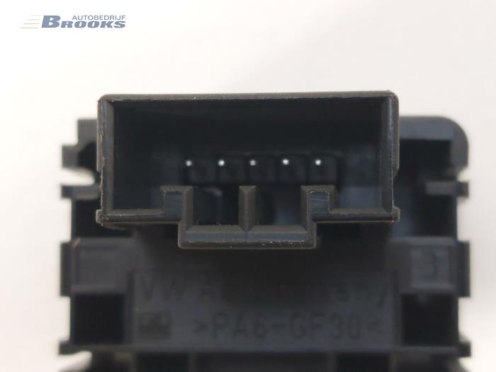 Commutateur phare hauteur réglable d'un Volkswagen Golf VII (AUA) 1.6 TDI BlueMotion 16V 2013