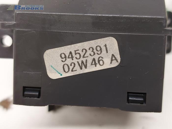 Interruptor de limpiaparabrisas de un Volvo V70 (SW) 2.4 D5 20V 2003