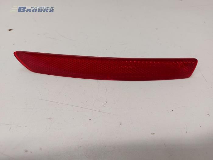 Rear bumper reflector, left from a BMW 3 serie (F30) 316d 2.0 16V 2015