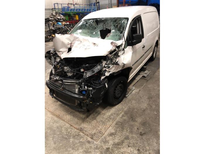 Bremszange links vorne van een Volkswagen Caddy IV 2.0 TDI 102 2019