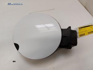 Used Tank cap cover Renault Clio IV (5R) 0.9 Energy TCE 90 12V Price € 24,20 Inclusive VAT offered by Autobedrijf Brooks