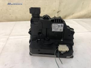 Used Door lock mechanism 2-door, right Opel Corsa E 1.0 SIDI Turbo 12V Price € 20,00 Margin scheme offered by Autobedrijf Brooks