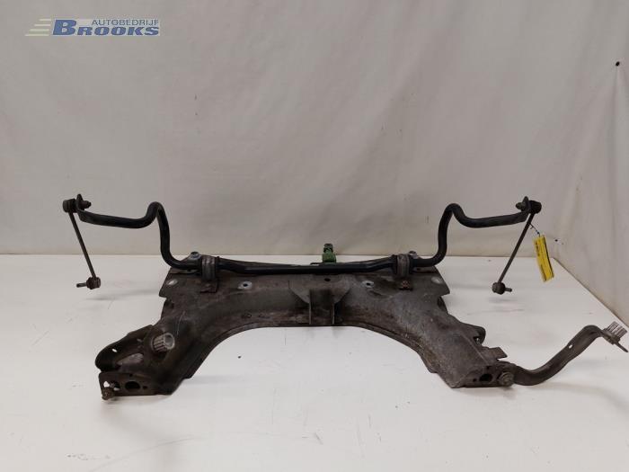 Subframe from a Renault Clio IV (5R) 0.9 Energy TCE 90 12V 2013