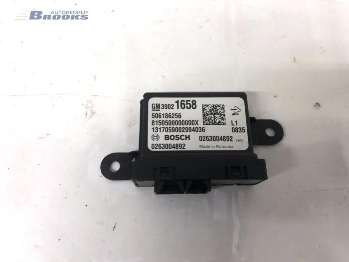 Begagnade PDC-modul Opel Corsa E 1.0 SIDI Turbo 12V Pris € 30,00 Marginaltabell erbjuds av Autobedrijf Brooks