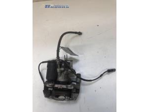 Used Rear brake calliper, right BMW i3 (I01) i3s 120Ah Price € 60,00 Margin scheme offered by Autobedrijf Brooks