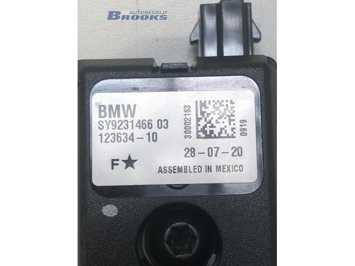 Amplificador de antena de un BMW i3 (I01) i3s 120Ah 2020