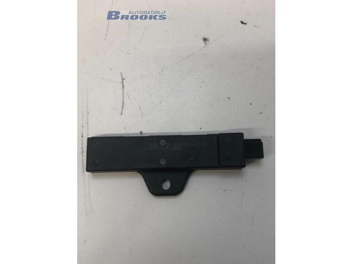 Używane Antena BMW i3 (I01) i3s 120Ah Cena € 10,00 Procedura marży oferowane przez Autobedrijf Brooks