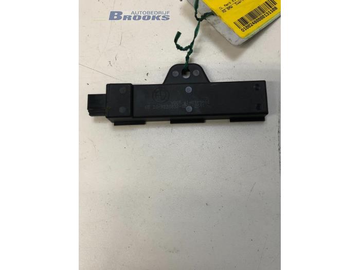 Używane Antena BMW i3 (I01) i3s 120Ah Cena € 10,00 Procedura marży oferowane przez Autobedrijf Brooks