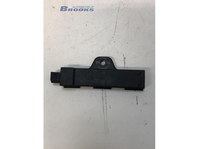 Używane Antena BMW i3 (I01) i3s 120Ah Cena € 10,00 Procedura marży oferowane przez Autobedrijf Brooks