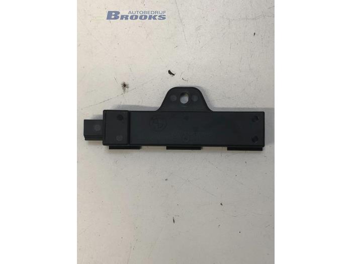 Używane Antena BMW i3 (I01) i3s 120Ah Cena € 10,00 Procedura marży oferowane przez Autobedrijf Brooks