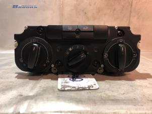 Used Heater control panel Volkswagen Caddy III (2KA,2KH,2CA,2CH) 1.9 TDI Price € 30,00 Margin scheme offered by Autobedrijf Brooks