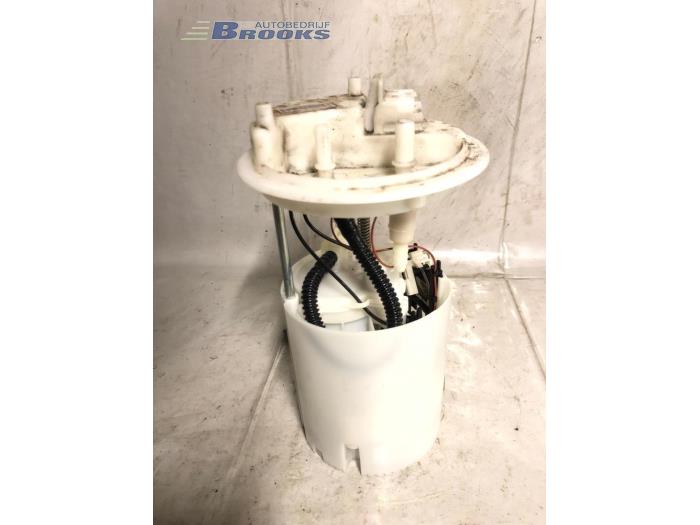 Electric fuel pump from a Fiat Bravo (198A) 1.4 MultiAir 16V 2011