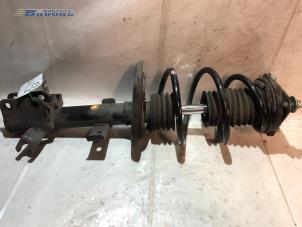 Used Front shock absorber rod, right Renault Clio IV (5R) 1.5 Energy dCi 90 FAP Price € 35,00 Margin scheme offered by Autobedrijf Brooks