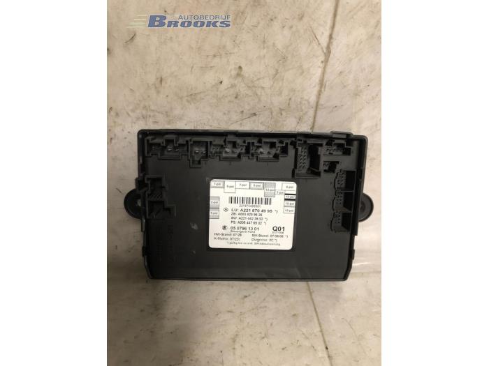 Central door locking module Mercedes S 3.5 S-350 24V - A2218704995 MERCEDES