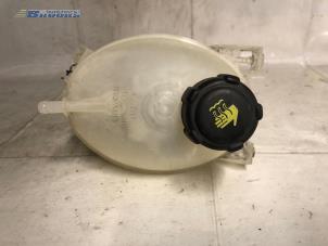 Used Expansion vessel Renault Clio IV (5R) 0.9 Energy TCE 90 12V Price € 10,00 Margin scheme offered by Autobedrijf Brooks