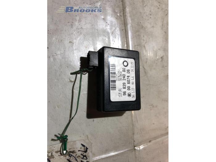 Begagnade Regnsensor Citroen C3 Picasso (SH) 1.6 16V VTI 120 Pris € 20,00 Marginaltabell erbjuds av Autobedrijf Brooks
