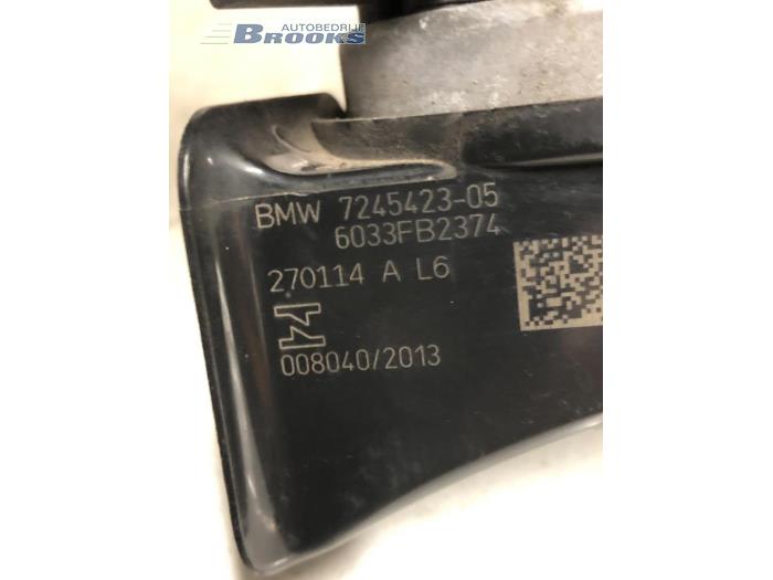 Horn from a BMW 3 serie Touring (F31) 316i 1.6 16V 2014