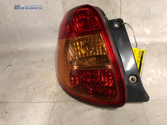 Taillight, left from a Suzuki SX4 (EY/GY) 1.6 16V VVT Comfort,Exclusive Autom. 2007