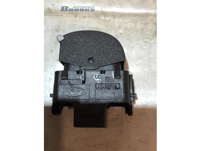 Electric window switch from a Ford Fiesta 6 (JA8) 1.0 Ti-VCT 12V 65 2017