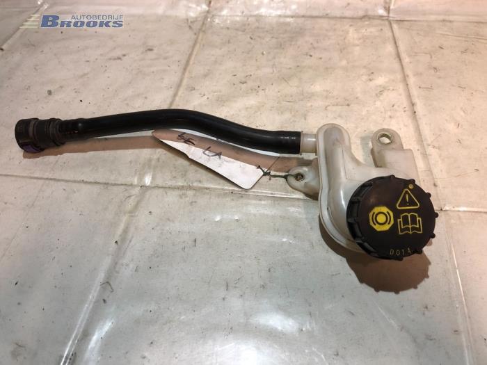 Ford Fiesta Bremsflüssigkeitsbehälter Vorrat | ProxyParts.de