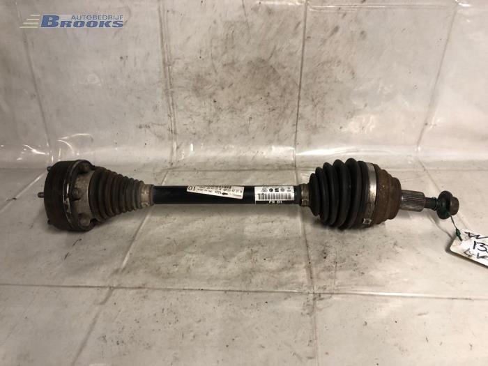Front drive shaft, left from a Volkswagen Golf VII (AUA) 1.2 TSI BlueMotion 16V 2013