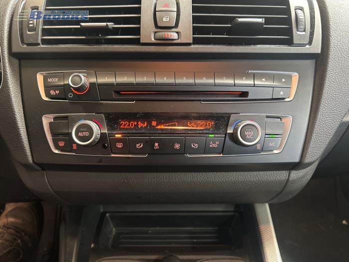 Módulo de radio de un BMW 1 serie (F20) 114i 1.6 16V 2015