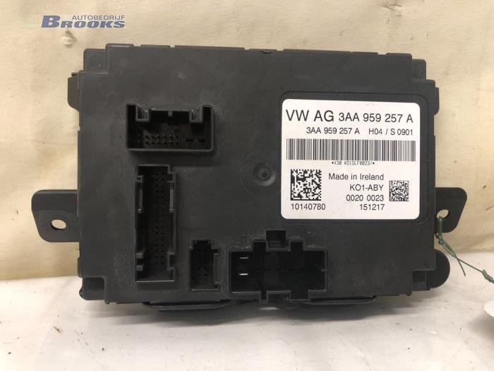 Begagnade Sätesdator Volkswagen Golf VII (AUA) 1.5 TSI Evo BlueMotion 16V Pris € 75,00 Marginaltabell erbjuds av Autobedrijf Brooks