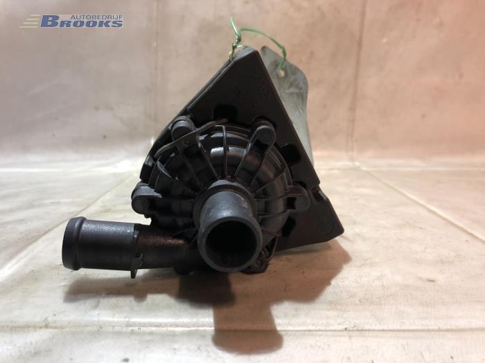 Begagnade Extra vattenpump Audi e-tron (GEN) 55 quattro Pris € 70,00 Marginaltabell erbjuds av Autobedrijf Brooks