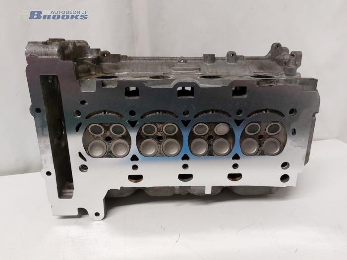 Cylinder head from a Peugeot 207 CC (WB) 1.6 16V 2011