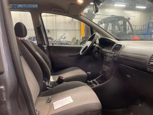 Usagé Ceinture de sécurité arrière gauche Opel Zafira (F75) 1.6 16V Prix € 10,00 Règlement à la marge proposé par Autobedrijf Brooks
