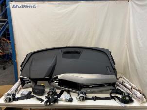 Gebrauchte Airbag set + dashboard Audi Q4 (F4B) 35 e-tron Preis auf Anfrage angeboten von Autobedrijf Brooks