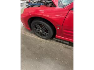 Gebrauchte Kotflügel links vorne Mitsubishi Eclipse (D5) 3.0 V6 24V Preis € 200,00 Margenregelung angeboten von Autobedrijf Brooks