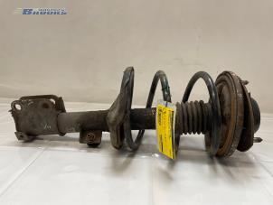 Gebrauchte Stoßdämpferstrebe links vorne Mitsubishi Eclipse (D5) 3.0 V6 24V Preis € 75,00 Margenregelung angeboten von Autobedrijf Brooks
