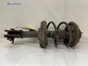 Gebrauchte Stoßdämpferstrebe rechts vorne Mitsubishi Eclipse (D5) 3.0 V6 24V Preis € 75,00 Margenregelung angeboten von Autobedrijf Brooks