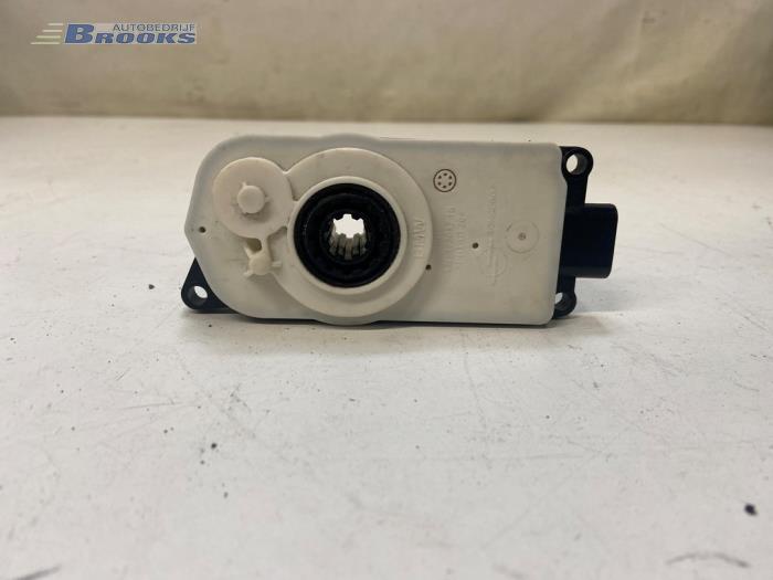 Radiator active air flap actuator