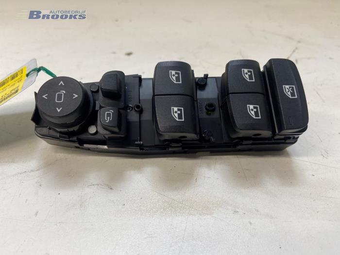 Usados Interruptor de ventanilla eléctrica BMW i4 (G26) eDrive40 84 kWh Precio € 50,00 Norma de margen ofrecido por Autobedrijf Brooks