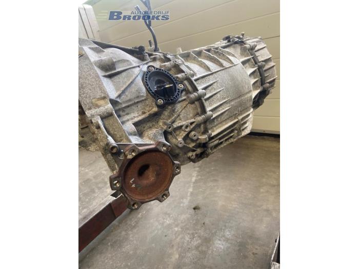 Gearbox from a Audi A4 Avant (B8) 2.0 TDI 16V 2013
