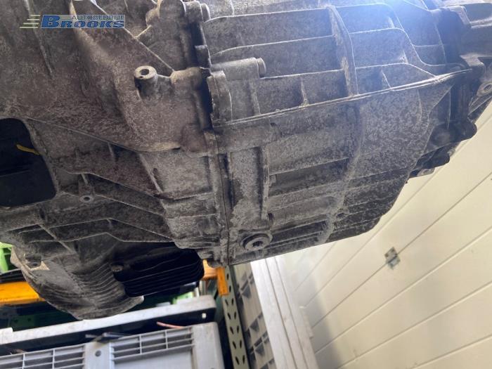 Gearbox from a Audi A4 Avant (B8) 2.0 TDI 16V 2013