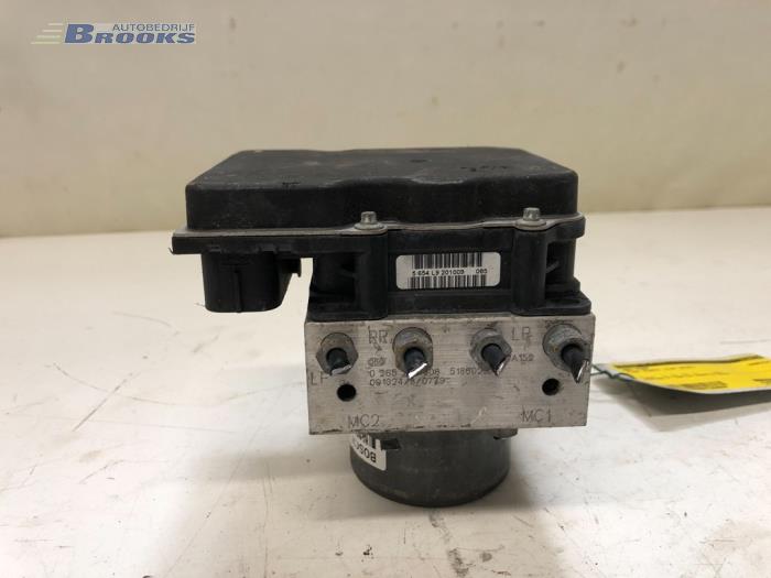 Begagnade ABS-pump Fiat Punto Evo (199) 1.4 Pris € 35,00 Marginaltabell erbjuds av Autobedrijf Brooks