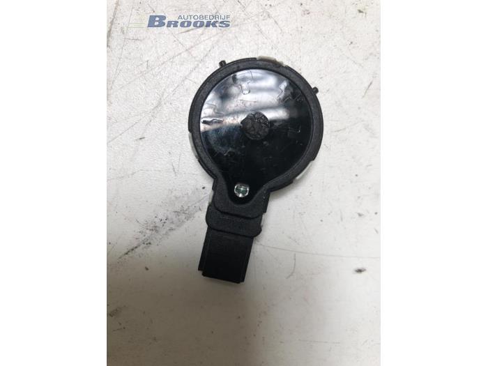 Begagnade Regnsensor Volvo V40 (MV) 2.0 D2 16V Pris € 15,00 Marginaltabell erbjuds av Autobedrijf Brooks