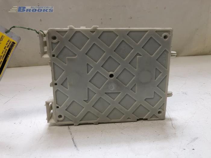 Module électronique central d'un Volvo V40 (MV) 2.0 D2 16V 2015