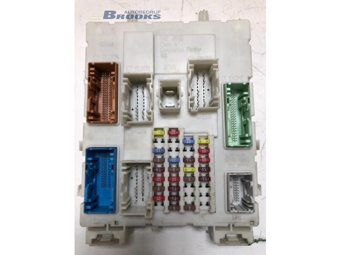 Module électronique central d'un Volvo V40 (MV) 2.0 D2 16V 2015
