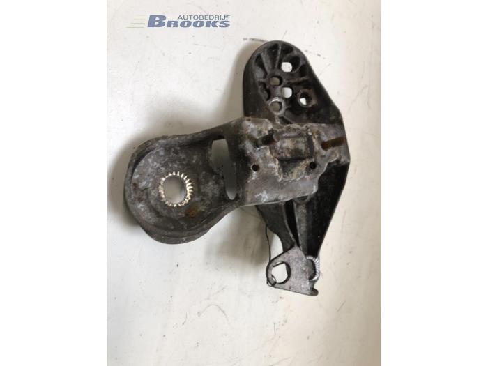 Used Engine mount Audi A4 Avant (B6) 2.5 TDI 24V Price € 20,00 Margin scheme offered by Autobedrijf Brooks