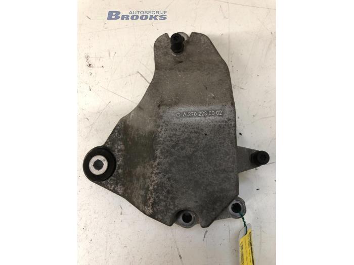 Gebrauchte Motorlager Mercedes A (W176) 1.6 A-180 16V Preis € 15,00 Margenregelung angeboten von Autobedrijf Brooks