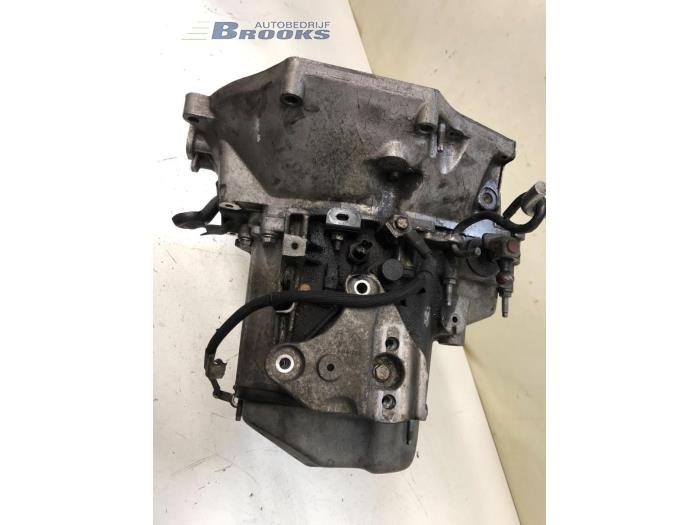 Getriebe van een Peugeot 208 I (CA/CC/CK/CL) 1.4 HDi 2013